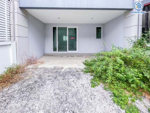 ******ทาวน์เฮ้าส์มือสองย่านนนทบุรี ม.ชวนชื่นทาวน์ กาญจนาฯ-บางใหญ่ เนื้อที่กว้างขวางถึง 21.4 ตร.ว. ฟังก์ชันจัดเต็มถึง 4 ห้องนอน 3 ห้องน้ำ 2 ที่จอดรถ บ้านสภาพดี พร้อมอยู่ บนทำเลยอดเยี่ยม ใกล้เซ็นทรัลเวสต์เกต และทางด่วน "ศรีรัช" ในราคาถูกสุด!